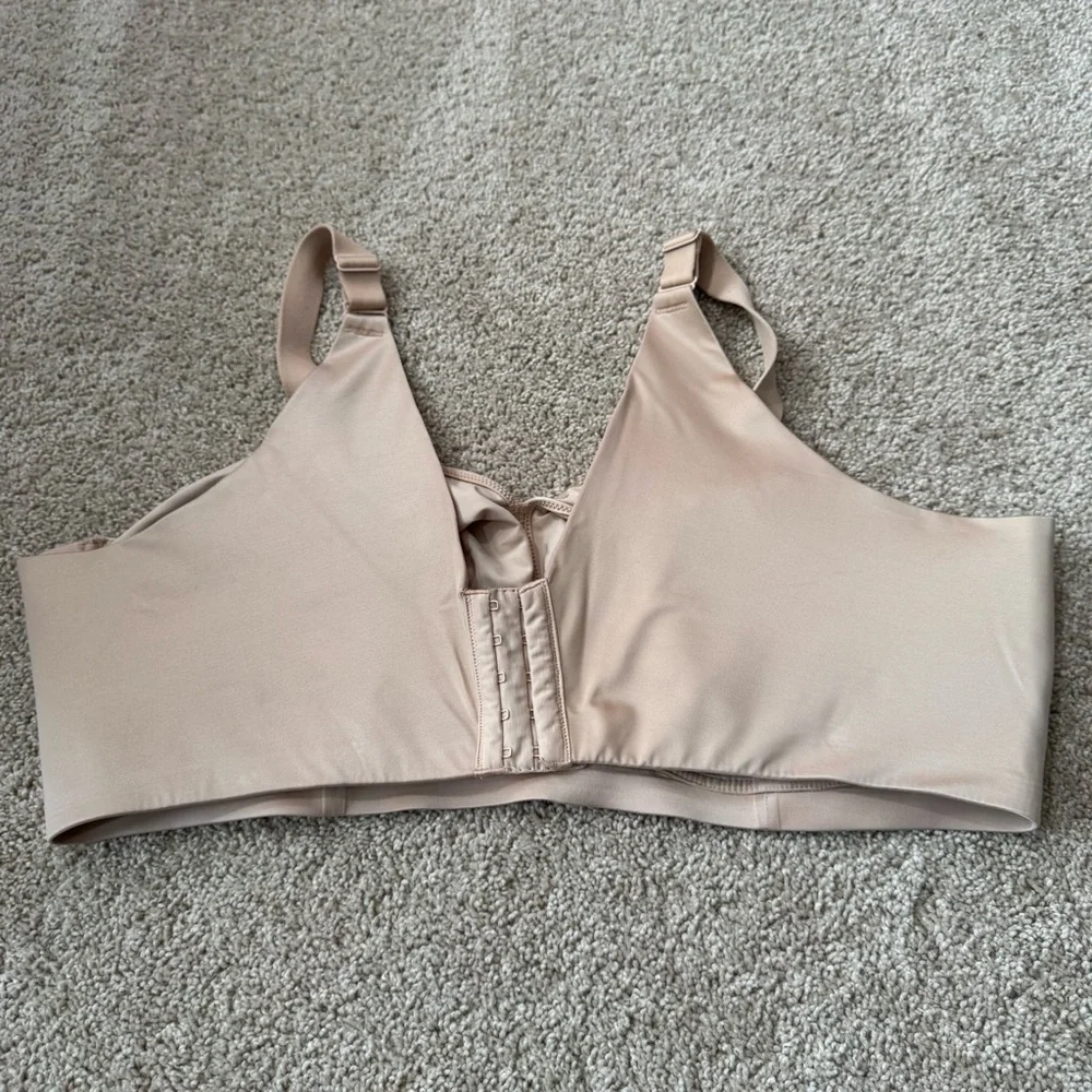 Catherines Intimates Light Beige Wirefree Bra Women’s Size 46DDD Lightly Lined